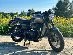 Triumph Bonneville T120 Black Custom - 2