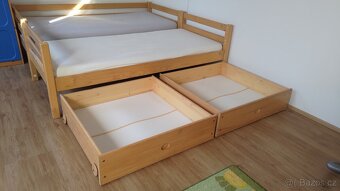 Postele DOMESTAV ze smrkového masivu 90x200 s matracemi - 2