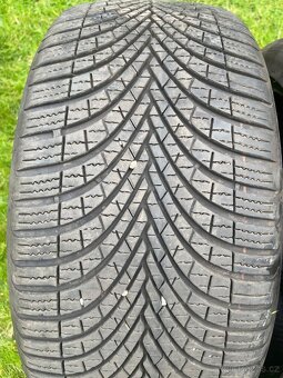 Sada pneu 225/40 r18 - 2