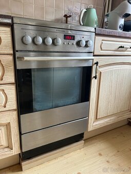 Indukční sporák Electrolux s troubou - 2