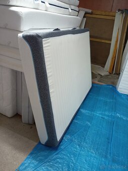 Prodám krásnou sendvičovou matraci 140 x 200 cm. - 2