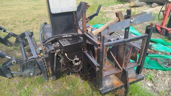 řezací a štípací automat - 2