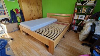 Postel 180x200cm + 2 matrace - 2