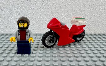 LEGO City 951909 - Pizza delivery biker - 2