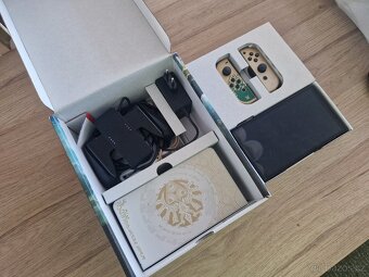 Nintendo Switch OLED Zelda TOTK limited edition - 2