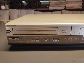 Philips DVDR3320V | Kombinovaný VHS / DVD rekordér - 2