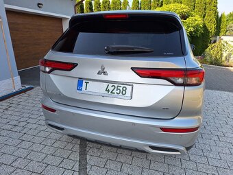 Mitsubishi Outlander - 2