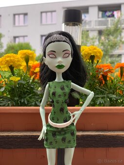 Monster High Scarah - 2