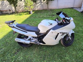 Honda CBR 1100 super blackbird - 2