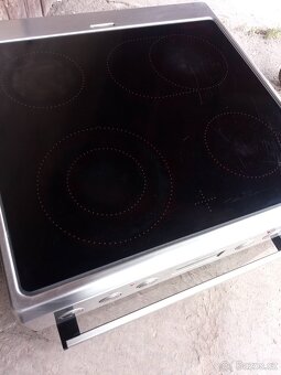 Elektrický sklokeramický sporák Gorenje( nerez+černá ) 60 cm - 2