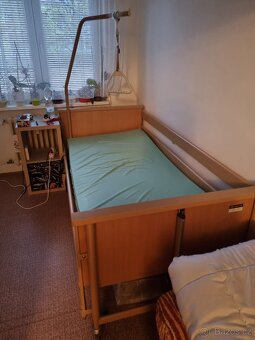 Polohovací postel pro seniory/zdravotní - 2