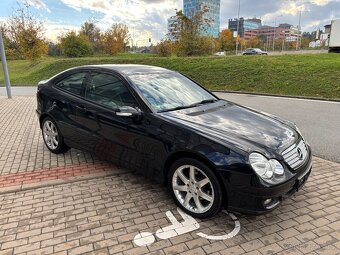 Mercedes-Benz Třídy C 180i Kompressor kupé W203 - 2