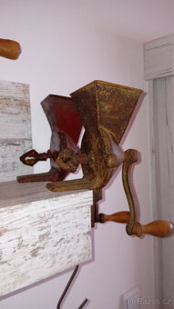 Prodám - krásné starožitné litinové mlýnky na kávu - 2