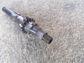 Predám hriadeľ prevodovky na Jawa 20, 21, 23 pionier mustang - 2