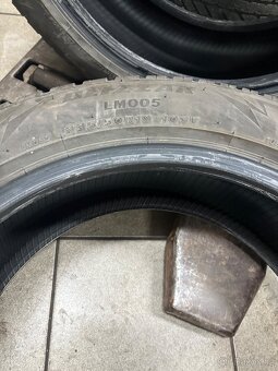 235/50R19 - 2