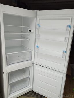 Lednice s mrazákem Indesit - 2