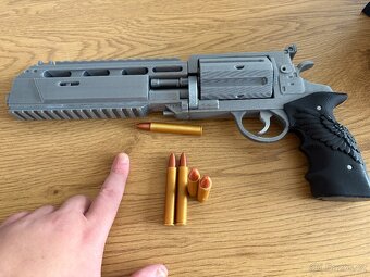 Resident Evil: Requiem revolver - 2