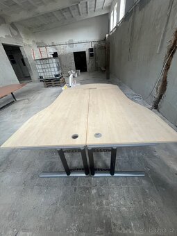 Kancelářský stůl - 2