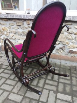 Houpací křeslo Thonet. - 2