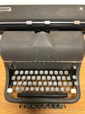 Starý psací stroj, nálezový stav - 2
