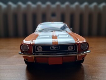 Model auta Ford Mustang GT Fastback, 1:18 - 2