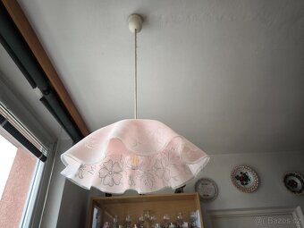 Růžový uchyňský lustr - 2