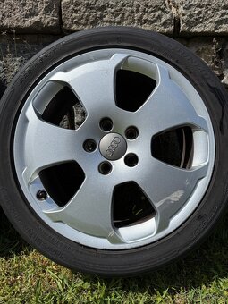 Kola Audi R17 225/45 - 2