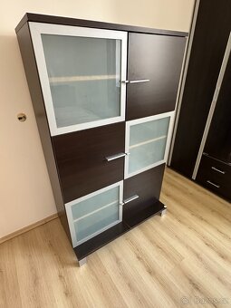 Černá skříň - 2