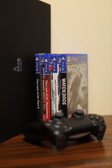Playstation 4 pro 1TB s příslušenstvím a 2 hry - 2