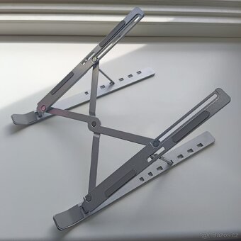 Stojan pod notebook/ tablet/ knihu - 2