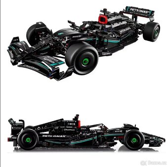 Nová stavebnice vozu F1 Mercedes W 14 E - 2