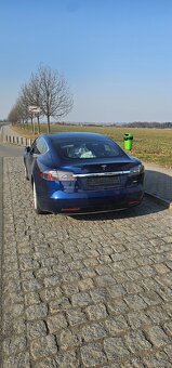 Tesla model S 90D nabijeni zdarma - 2