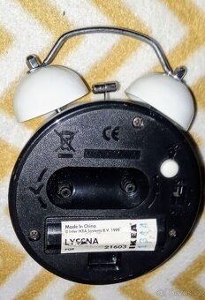 Bílý kovový budík značky Lyssna -PQR 21603 - 2