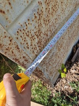 Prodám plechovou boudu 10 x 4,2 m - 2
