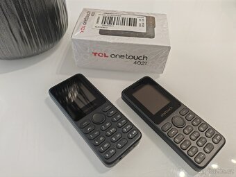 MOBILNÍ TELEFON TCL ONETOUCH 4021 DUAL SIM v ZÁRUCE - 2