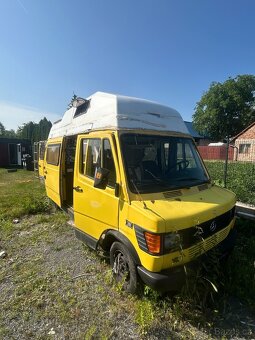 Mercedes-Benz 207D obytná - 2
