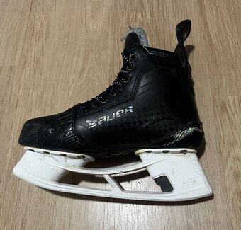 Hokejové brusle Bauer Supreme Shadow SR, velikost 8 (43) - 2