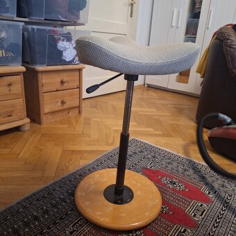 Stokke ergonomická sedlová stolička - 2