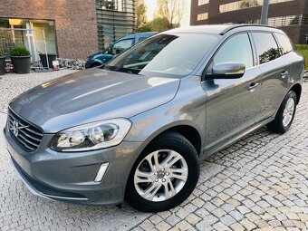 Volvo XC60 2.4D 4x4 5VÁLEC 140KW AUT 1.MAJITEL LED SERVISKA - 2