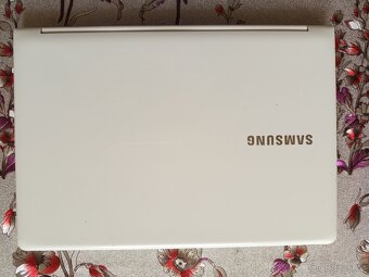 Samsung 905s model: np905s3g na náhradní díly. - 2