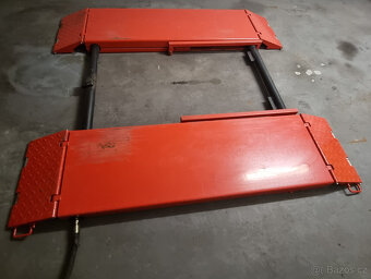 Nůžkový zvedák - 2