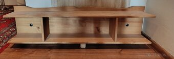 Prodám dva dřevěné regály Ikea - 2