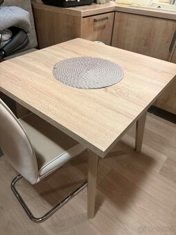 Stůl dřevěný - 2