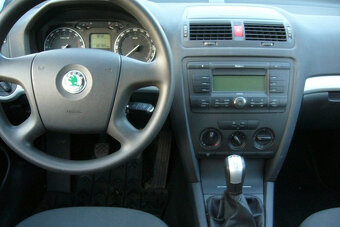 Rámeček autorádia Škoda Octavia II manuální klima - 2