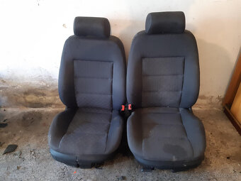 AUDI A6 C5 - sedačky + roleta - 2
