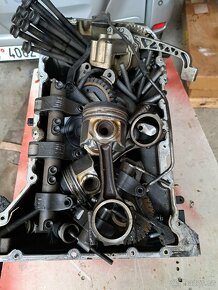 VW TOUAREG 2.5 TDI 128 KW - 2