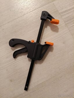 Truhlářské svěrky,rukavice,metr - 2