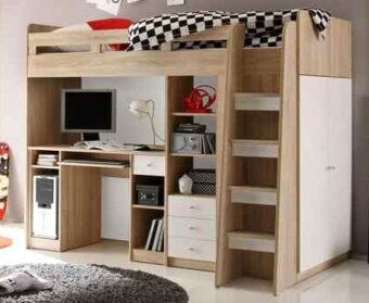 Palanda se stolem a skříní - 2