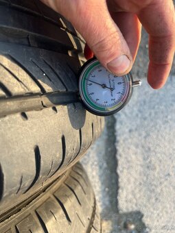 Pneu 215/60/17 C - 2