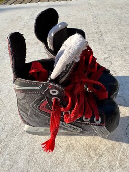 Hokejové brusle Bauer Vapor X30 YTH 10 - 2